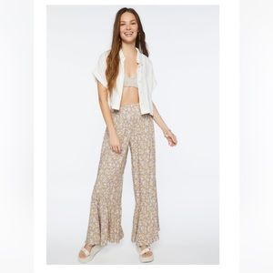 Forever 21 Ditsy Floral Print Palazzo Pants